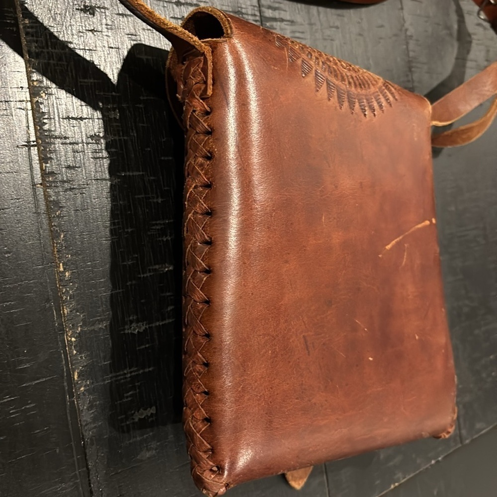 Artisan Brown Leather Tooled Pattern Boho Western Crossbody Adjustable Bag Purse - Picture 7 of 12